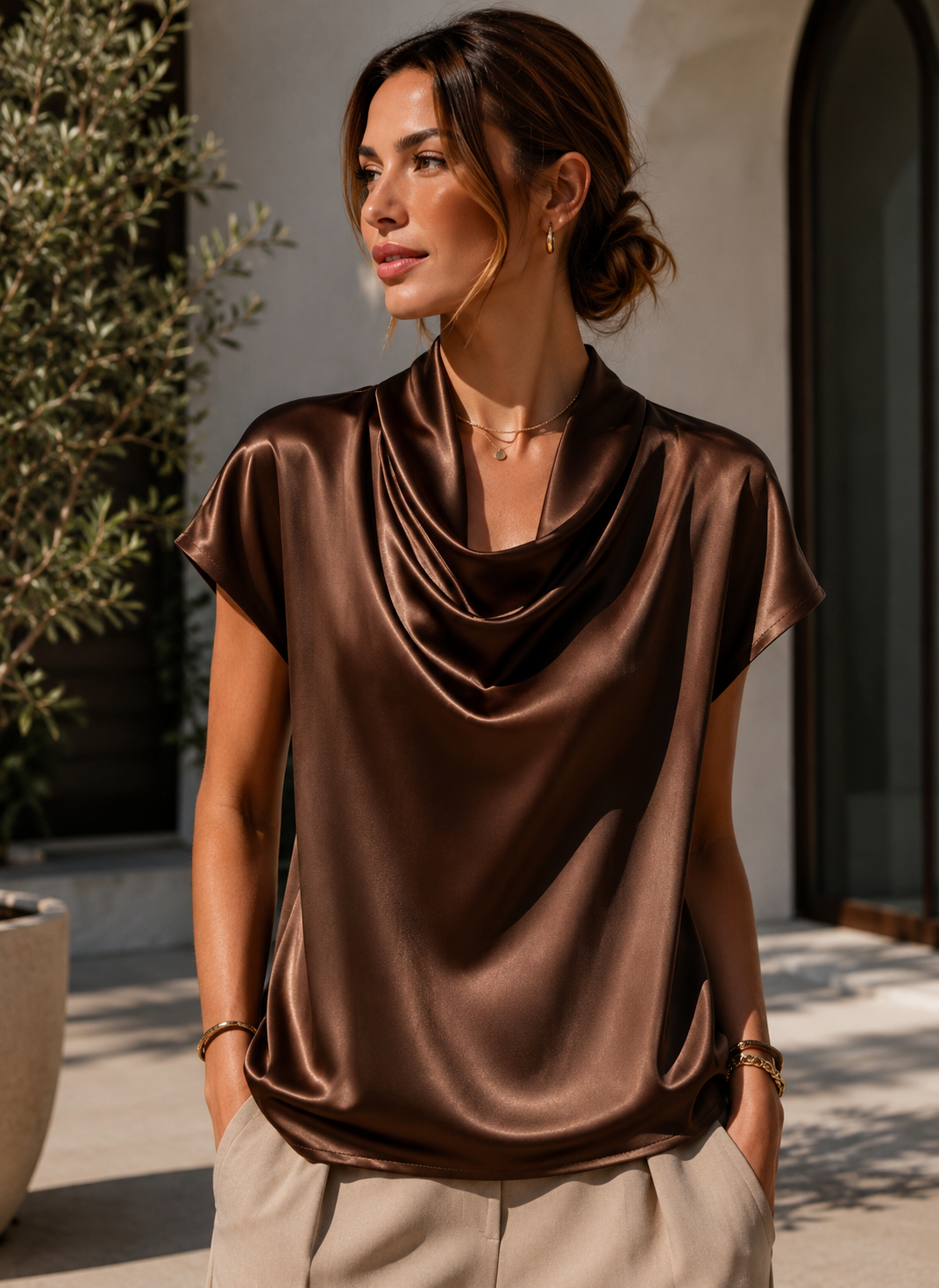 Blusa Satinada Elegance  – Sofisticación y Estilo Atemporal